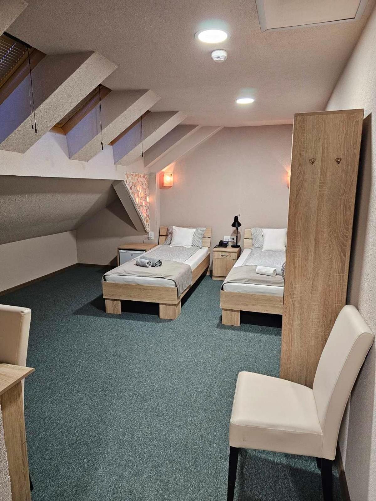 Fantastico Exlcusive Hotel Senta Exterior photo