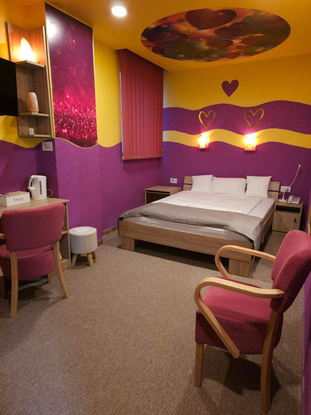 Fantastico Exlcusive Hotel Senta Exterior photo